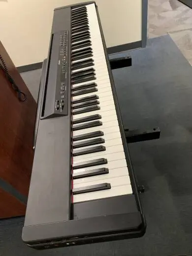 YAMAHA P90